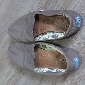 Toms shoes